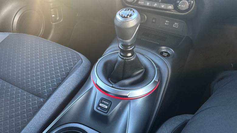 Nissan Juke 1.0 DiG-T N-Connecta 5dr Petrol Hatchback